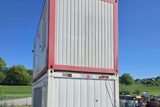 Container Seitenansicht.jpg